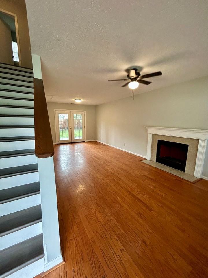 166 Bordeaux Ln - Photo 2 of 24