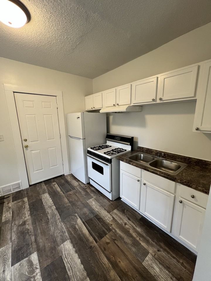 1146 Reaney Ave #1 - Photo 2 of 9