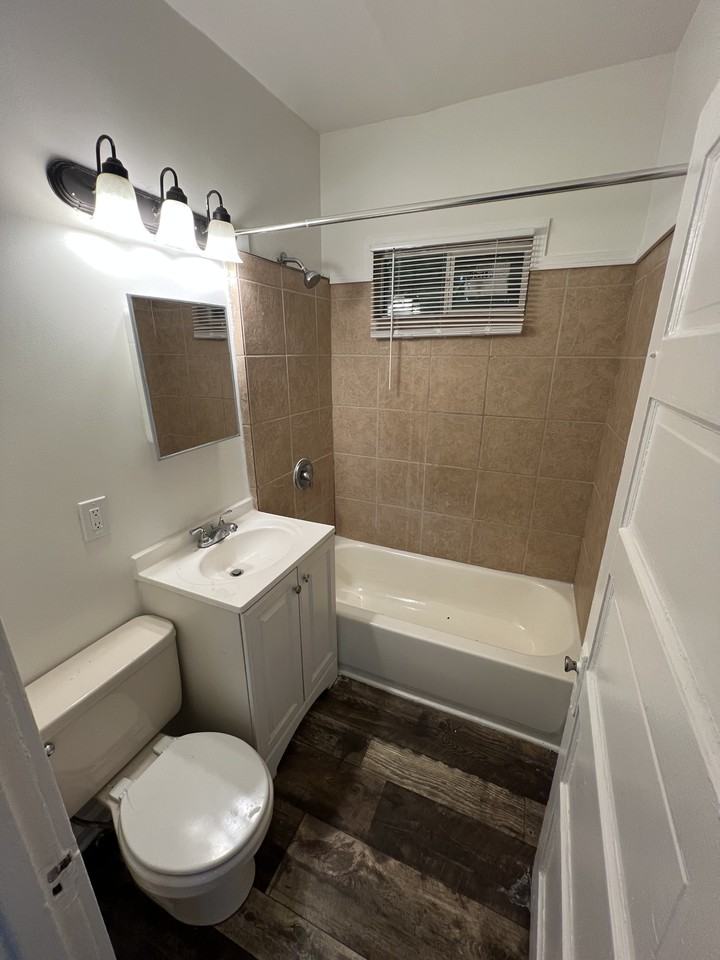 1146 Reaney Ave #1 - Photo 7 of 9