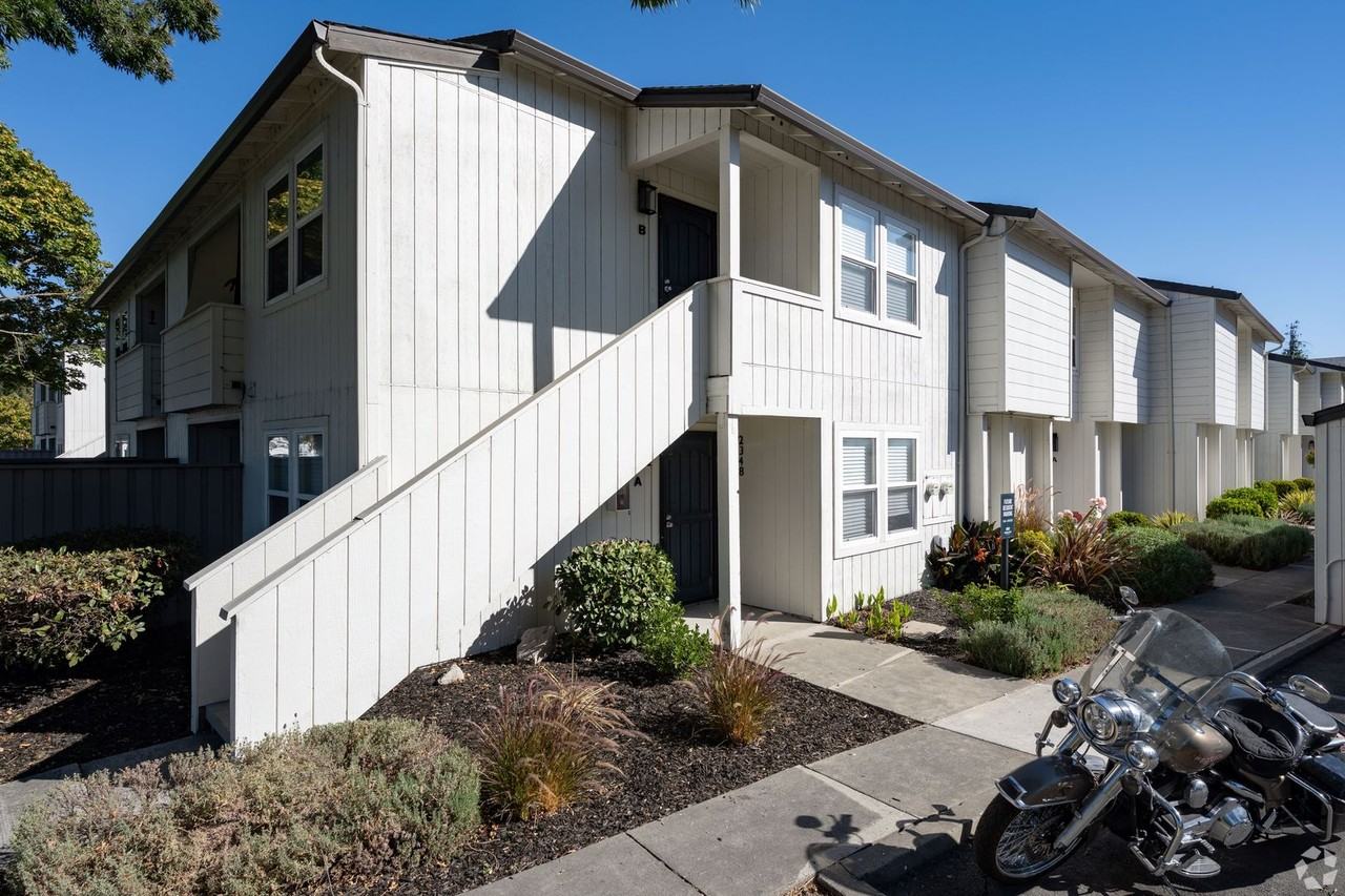Sonoma Court Townhomes - Photo 2 of 28