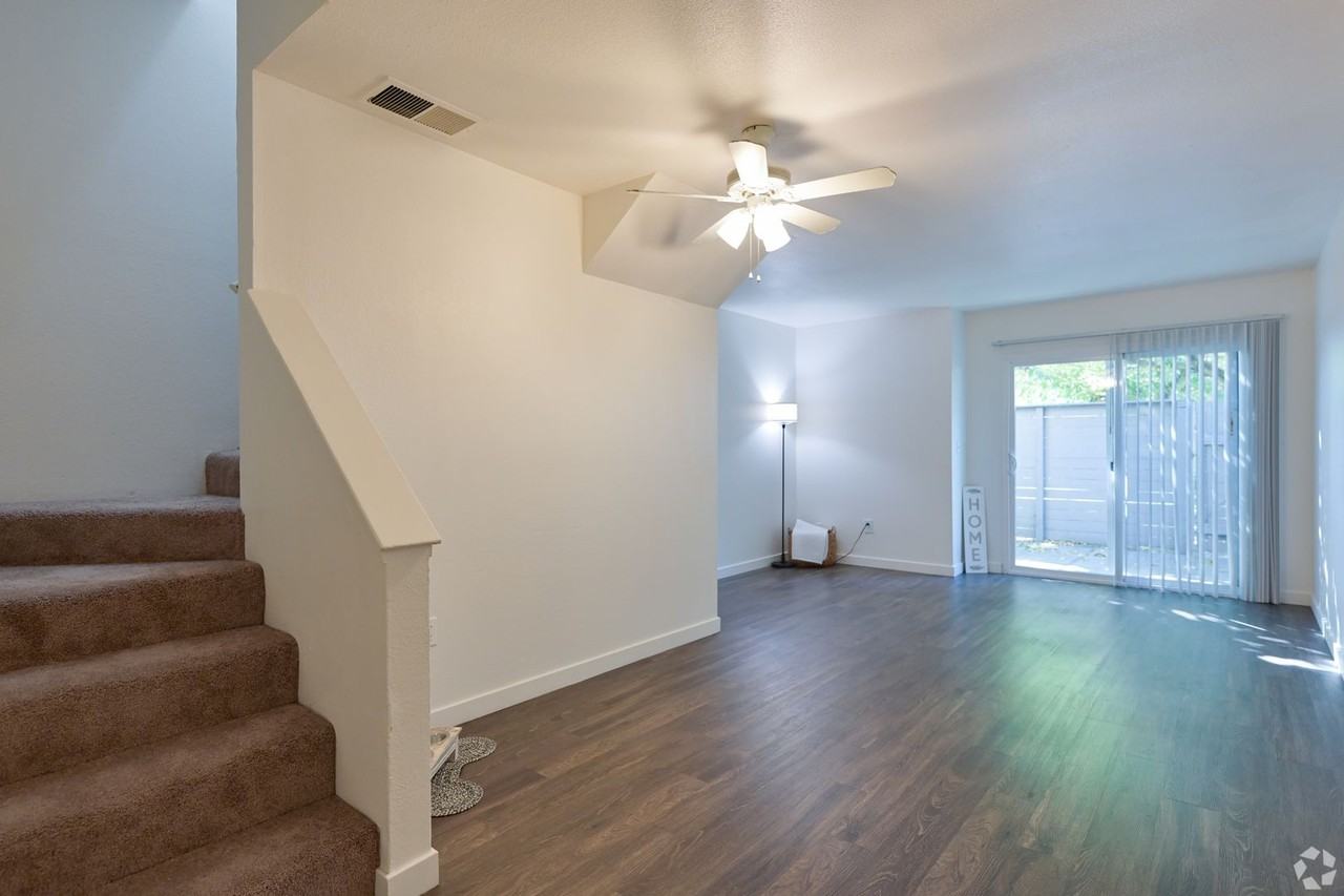 Sonoma Court Townhomes - Photo 5 of 28