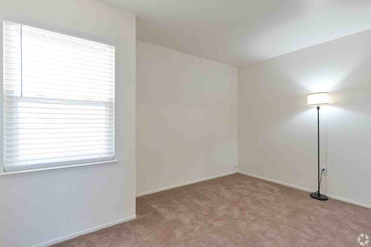 Sonoma Court Townhomes - Photo 7 of 28