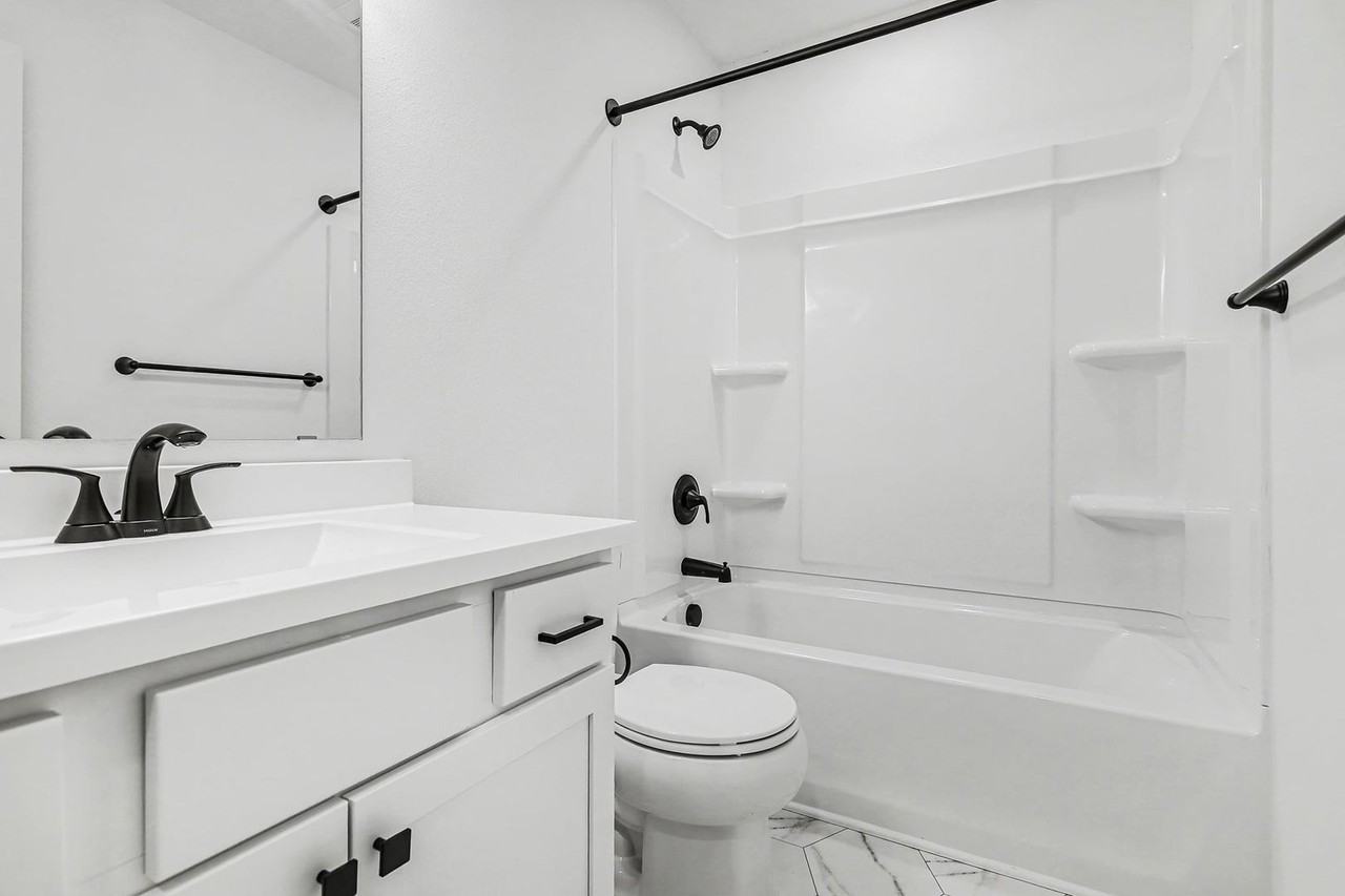 6142 Aurelius Rd - Photo 7 of 24