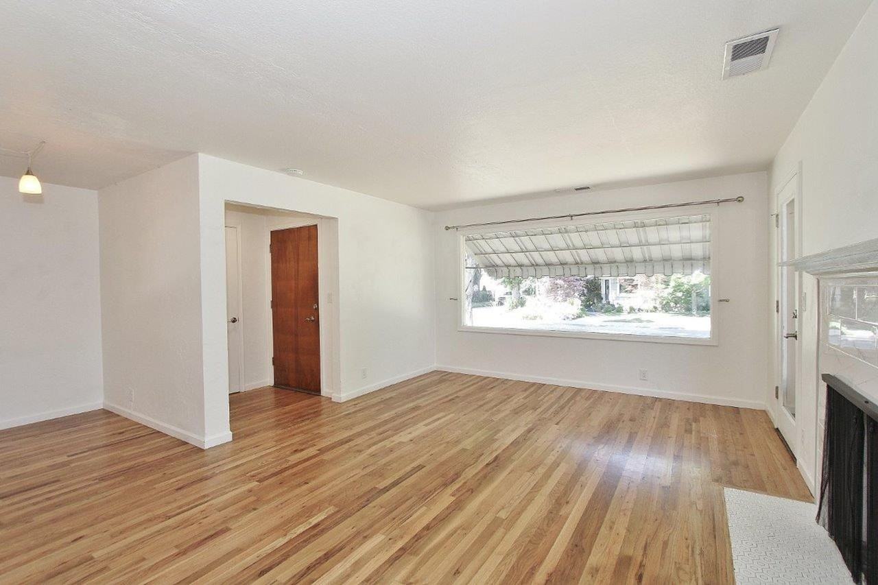 1202 N 20th St - Photo 5 of 22