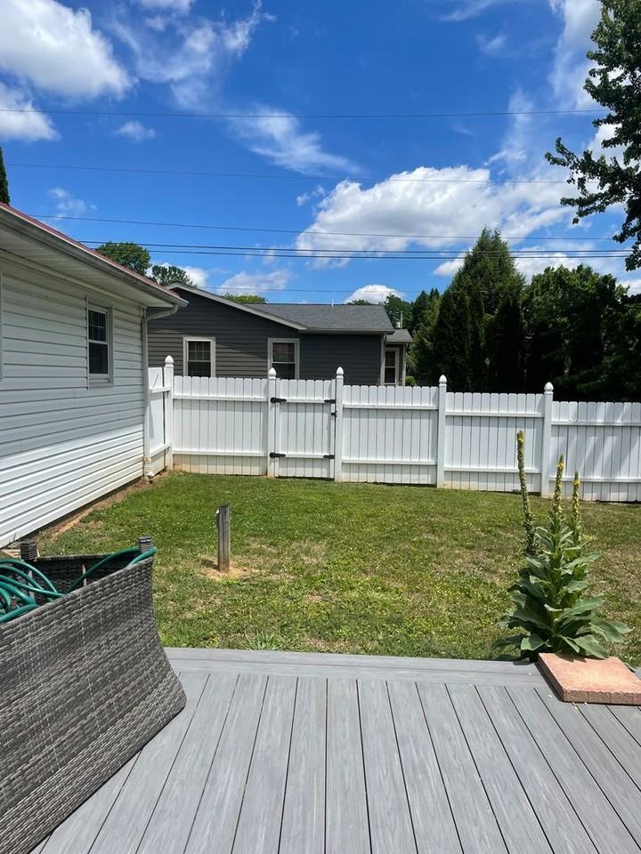 445 Carlton Rd - Photo 6 of 12