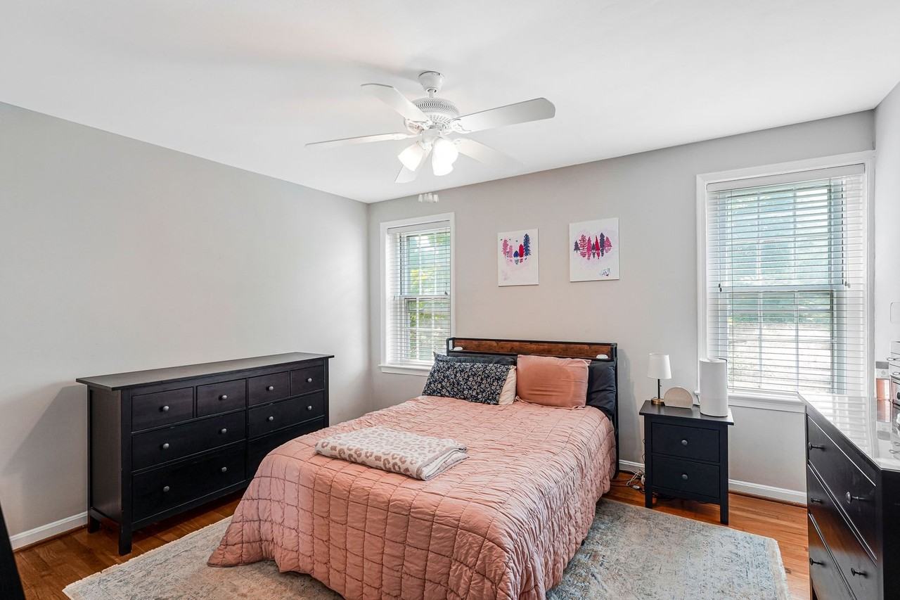 117 E St Se #302 - Photo 6 of 18