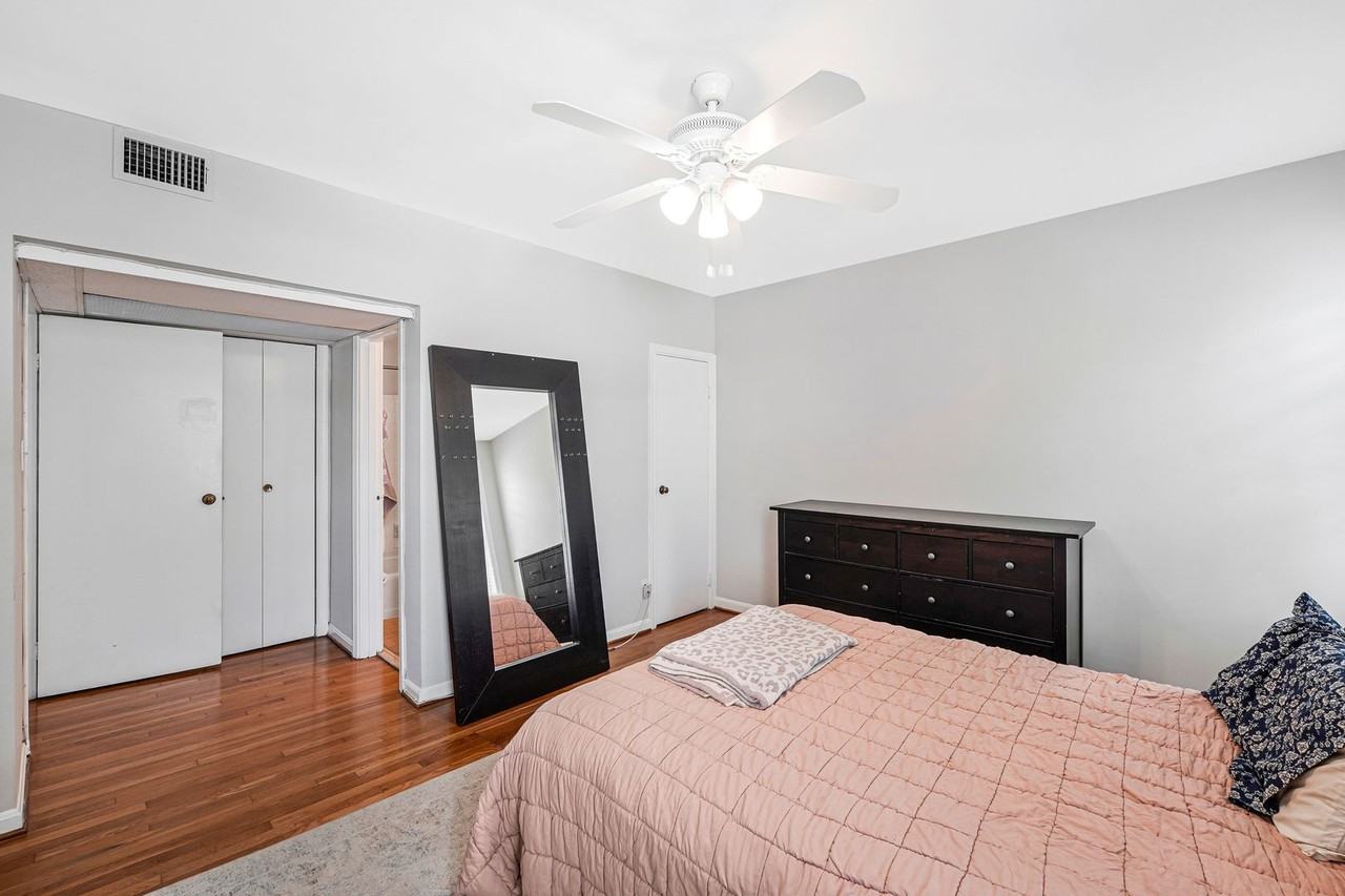 117 E St Se #302 - Photo 7 of 18