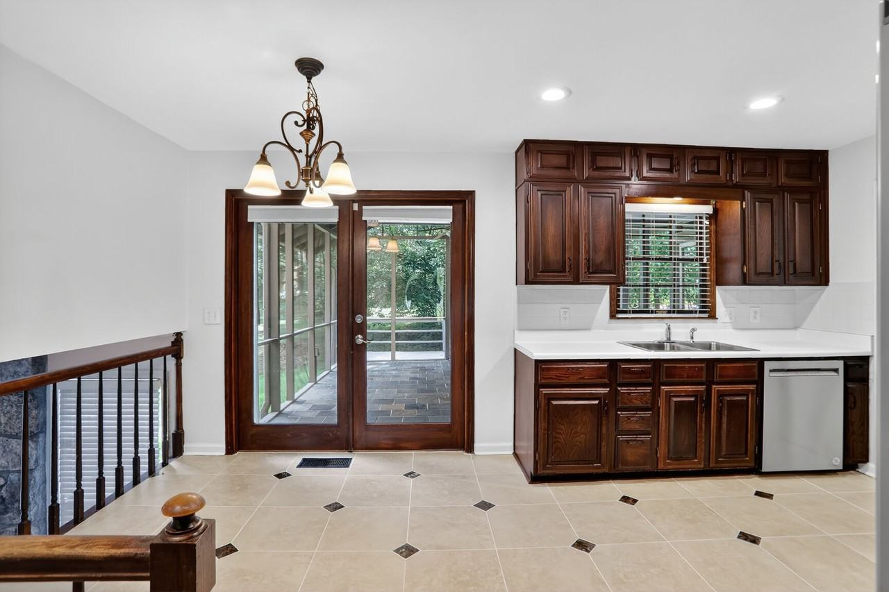 447 Cove Dr Ne #1 - Photo 3 of 20