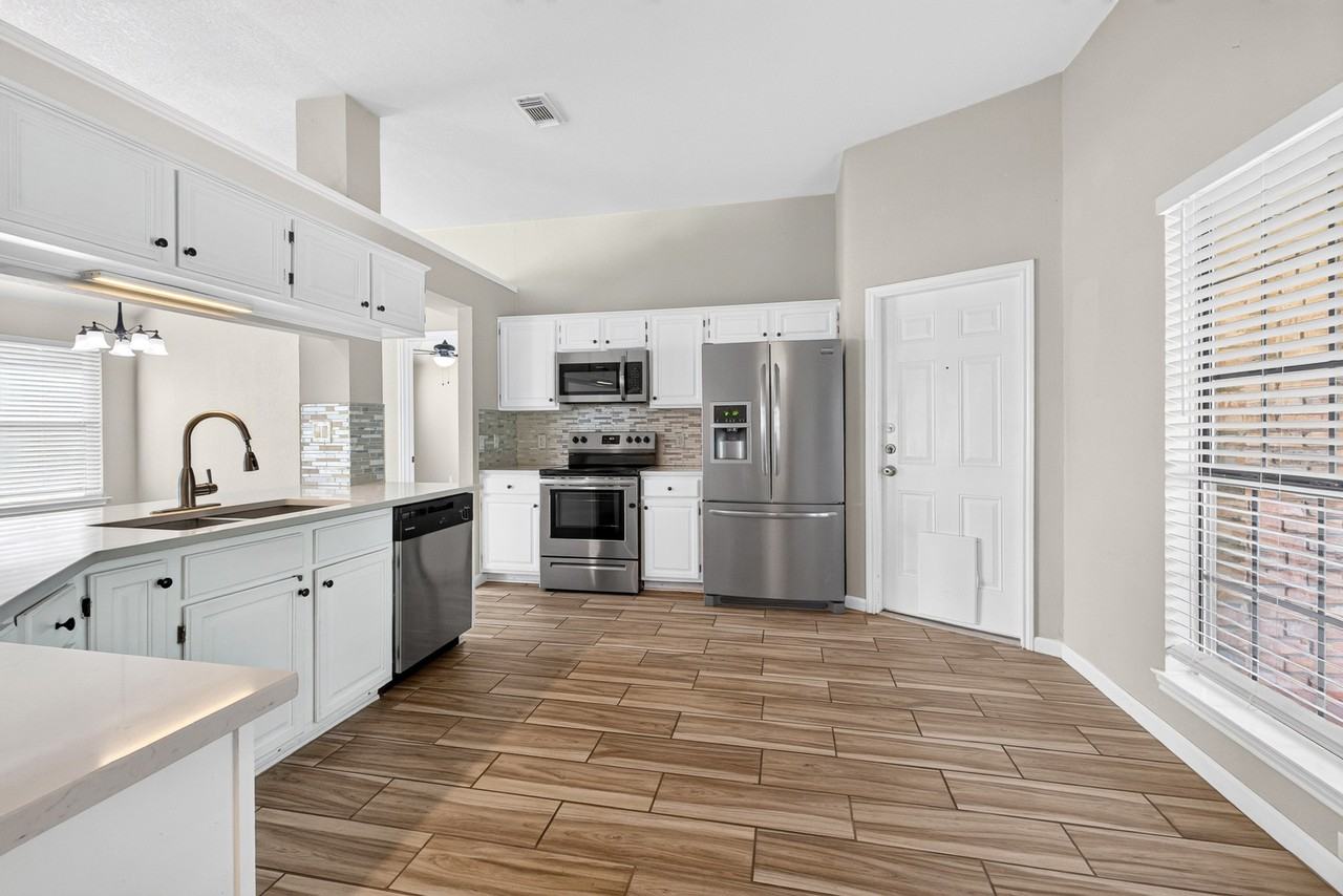 4706 Colby Dr #1 - Photo 4 of 12