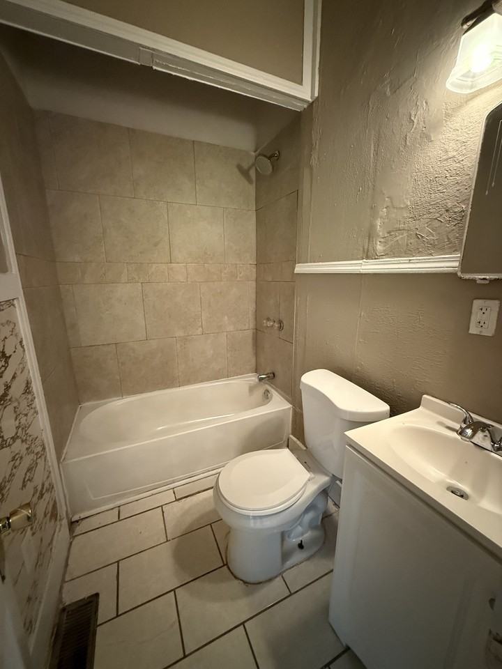 5220 Court Q #1 - Photo 7 of 9
