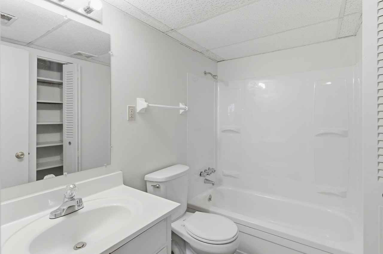 Broadway Apartments - Photo 7 of 20