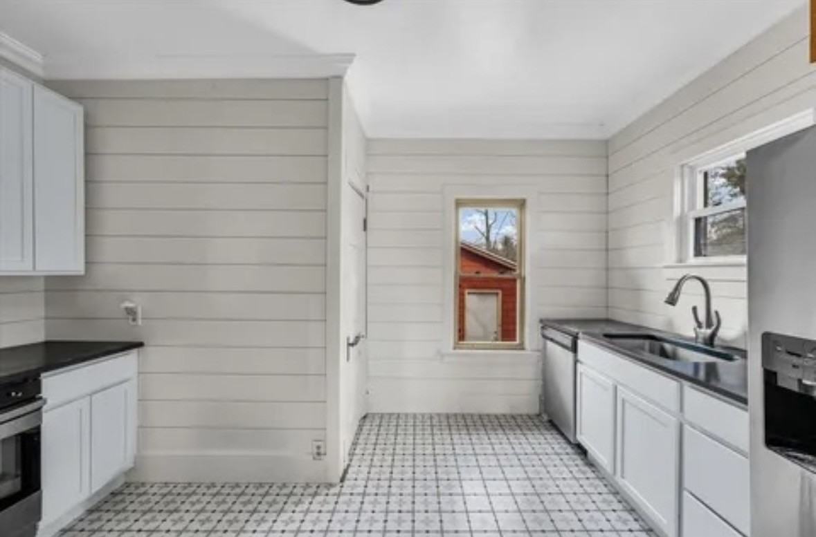 606 W Oak St #1 - Photo 5 of 14