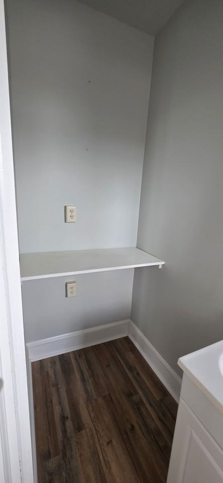 104 W Chestnut St #4 - Photo 5 of 12
