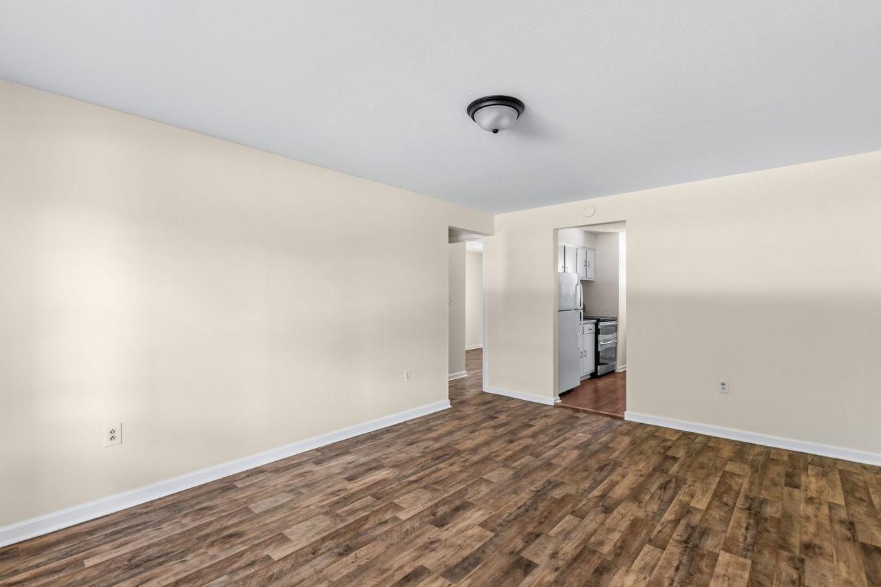 1707 Valley Forge Way #1 - Photo 5 of 17