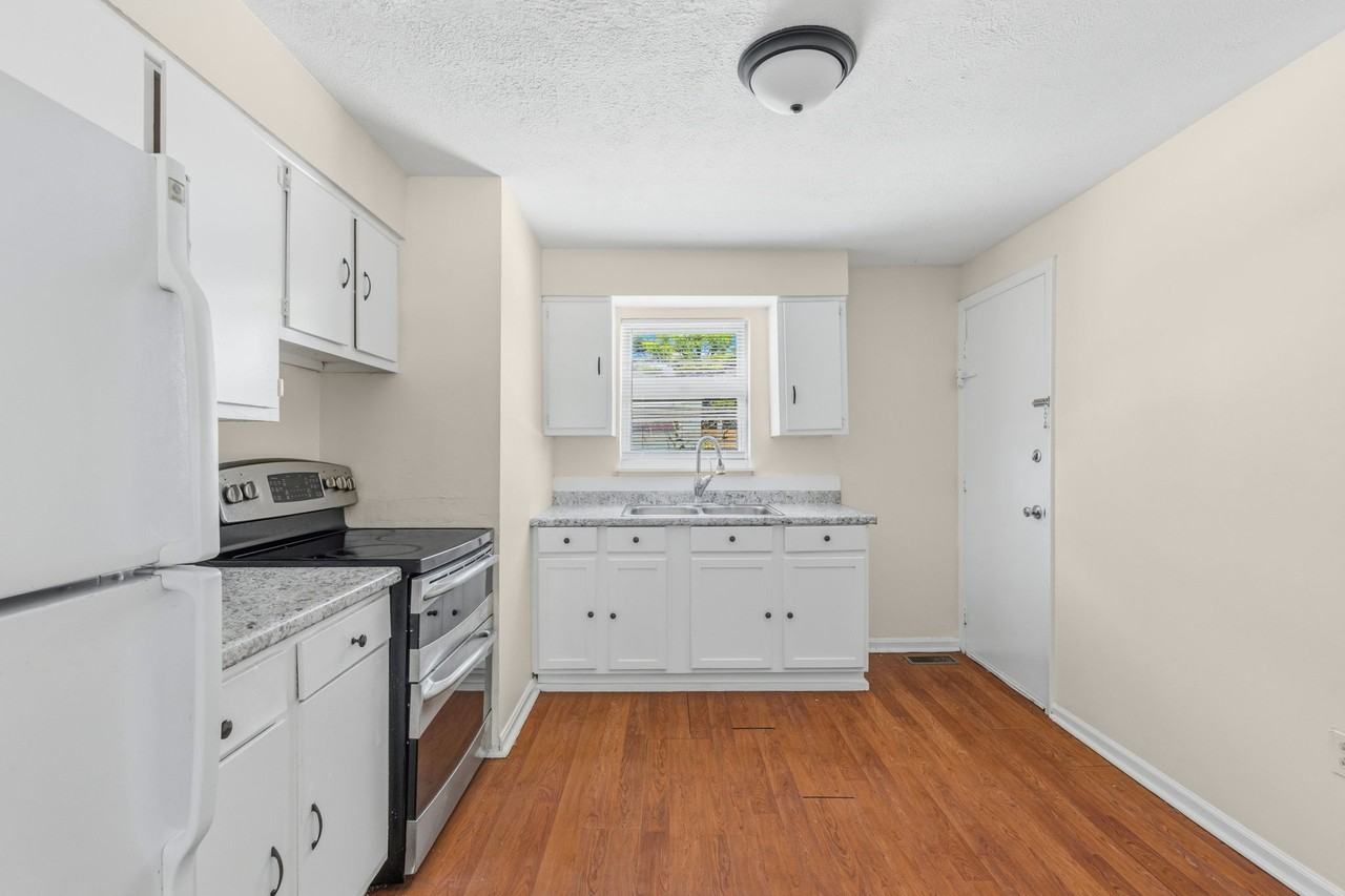 1707 Valley Forge Way #1 - Photo 7 of 17