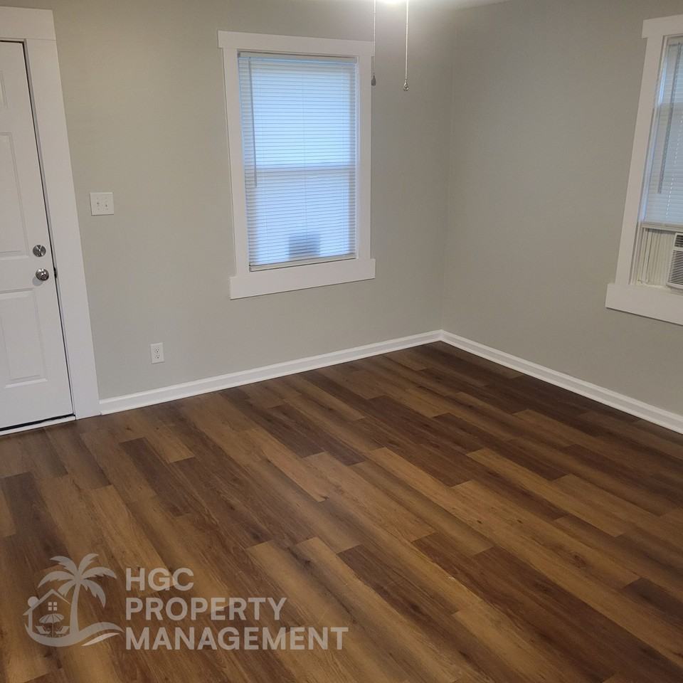 805 Moore St #1 - Photo 3 of 17