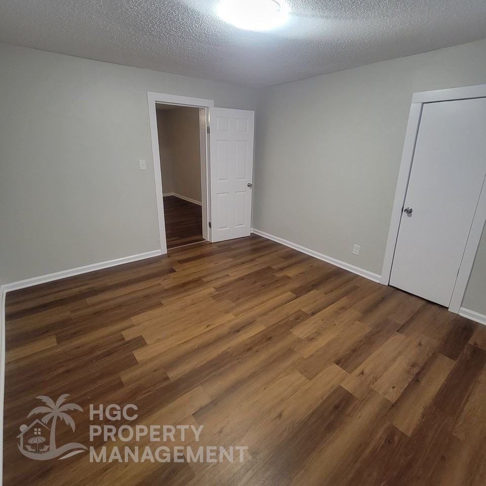 805 Moore St #1 - Photo 4 of 17