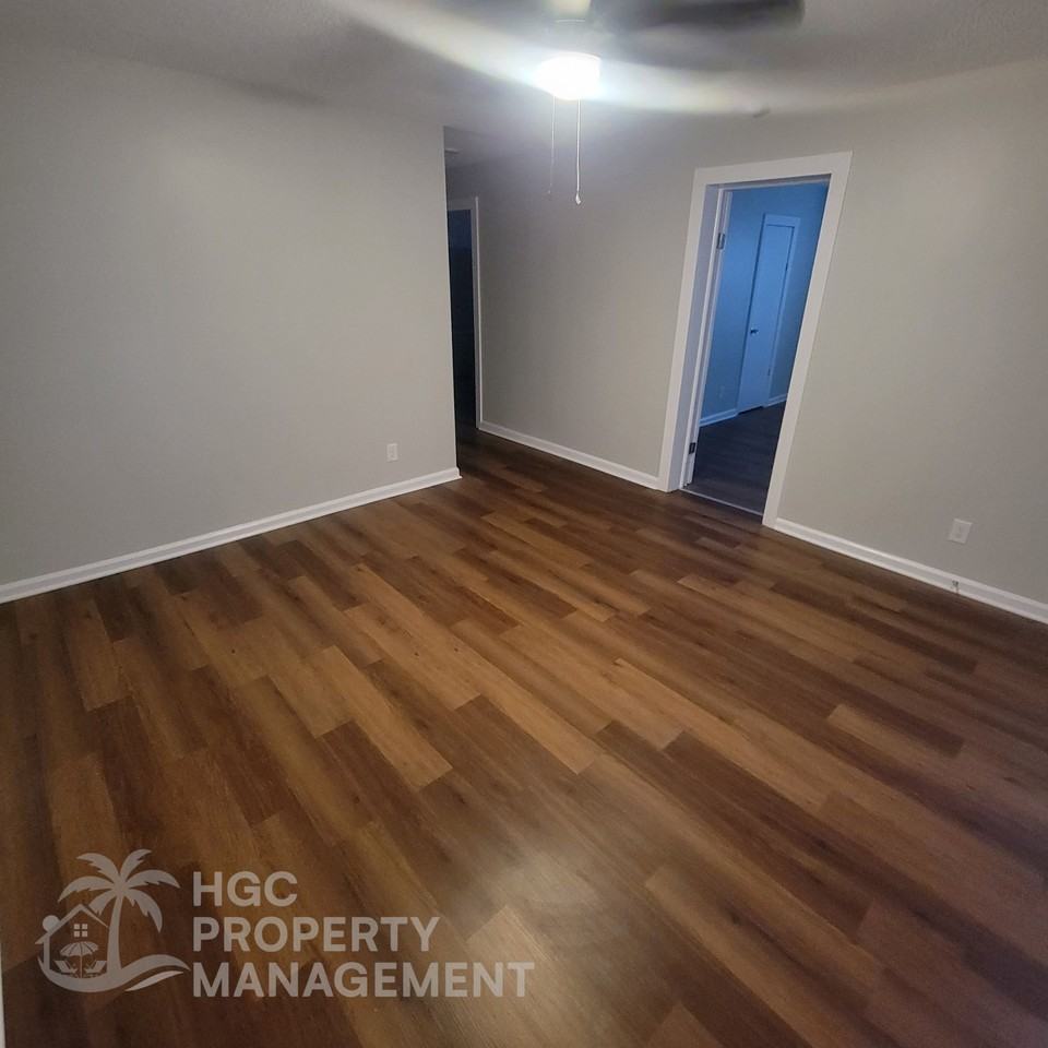 805 Moore St #1 - Photo 5 of 17