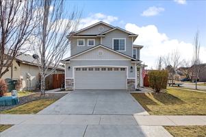 featured image of 681 W Archerfield St #1