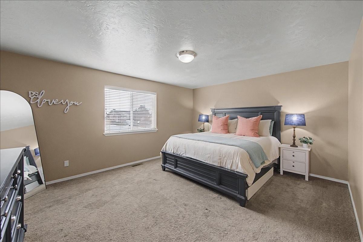 681 W Archerfield St #1 - Photo 4 of 18