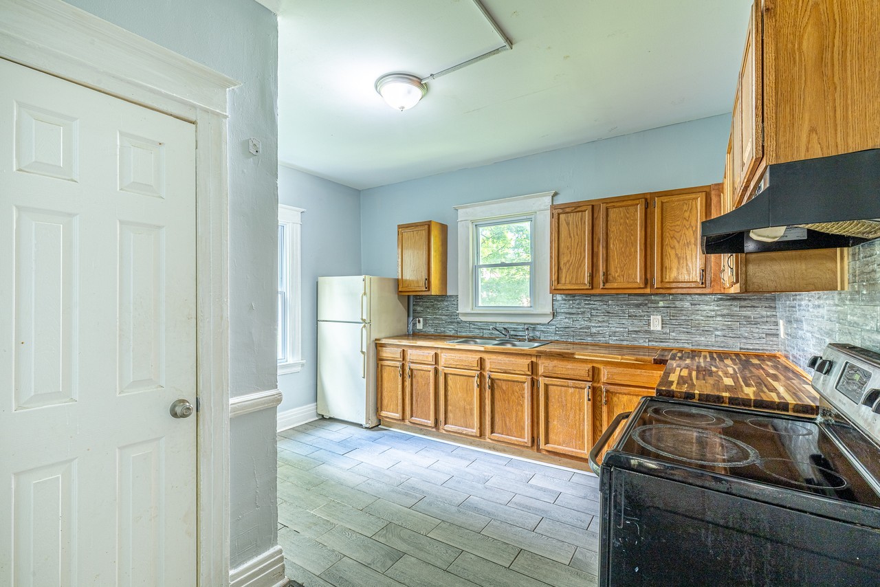437 Cottage St #437LEFT - Photo 7 of 28