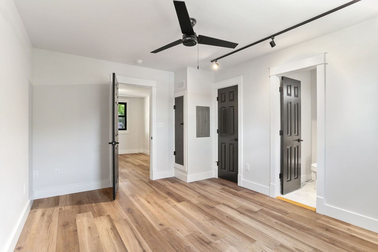4421 4421 Burgundy - 204 #204 - Photo 5 of 11