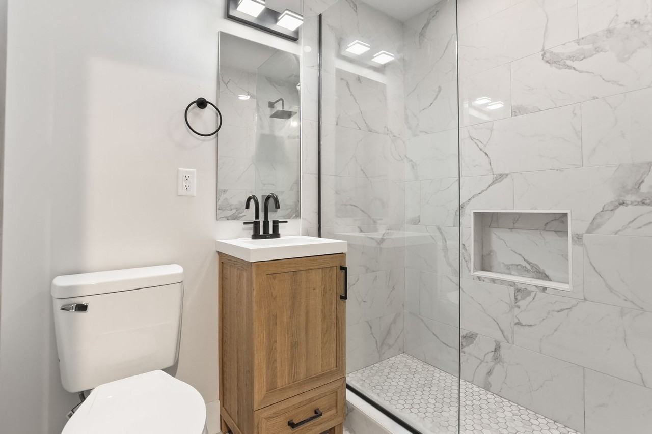 4421 4421 Burgundy - 204 #204 - Photo 7 of 11