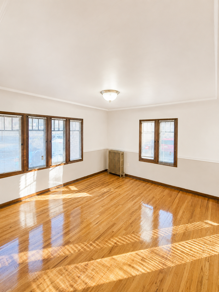 Graylynn Apartments - Photo 2 of 7