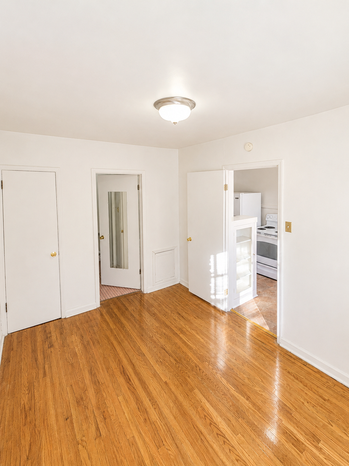 Graylynn Apartments - Photo 4 of 7