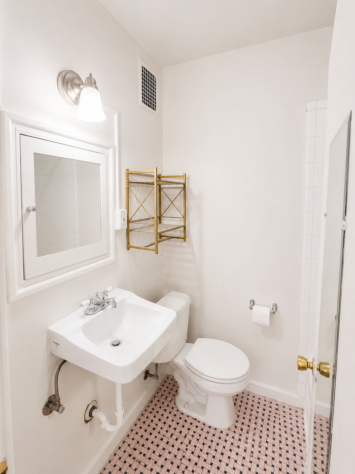 Graylynn Apartments - Photo 7 of 7