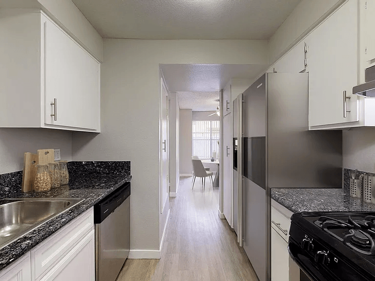 7227-7239 Richfield St. - Photo 2 of 8