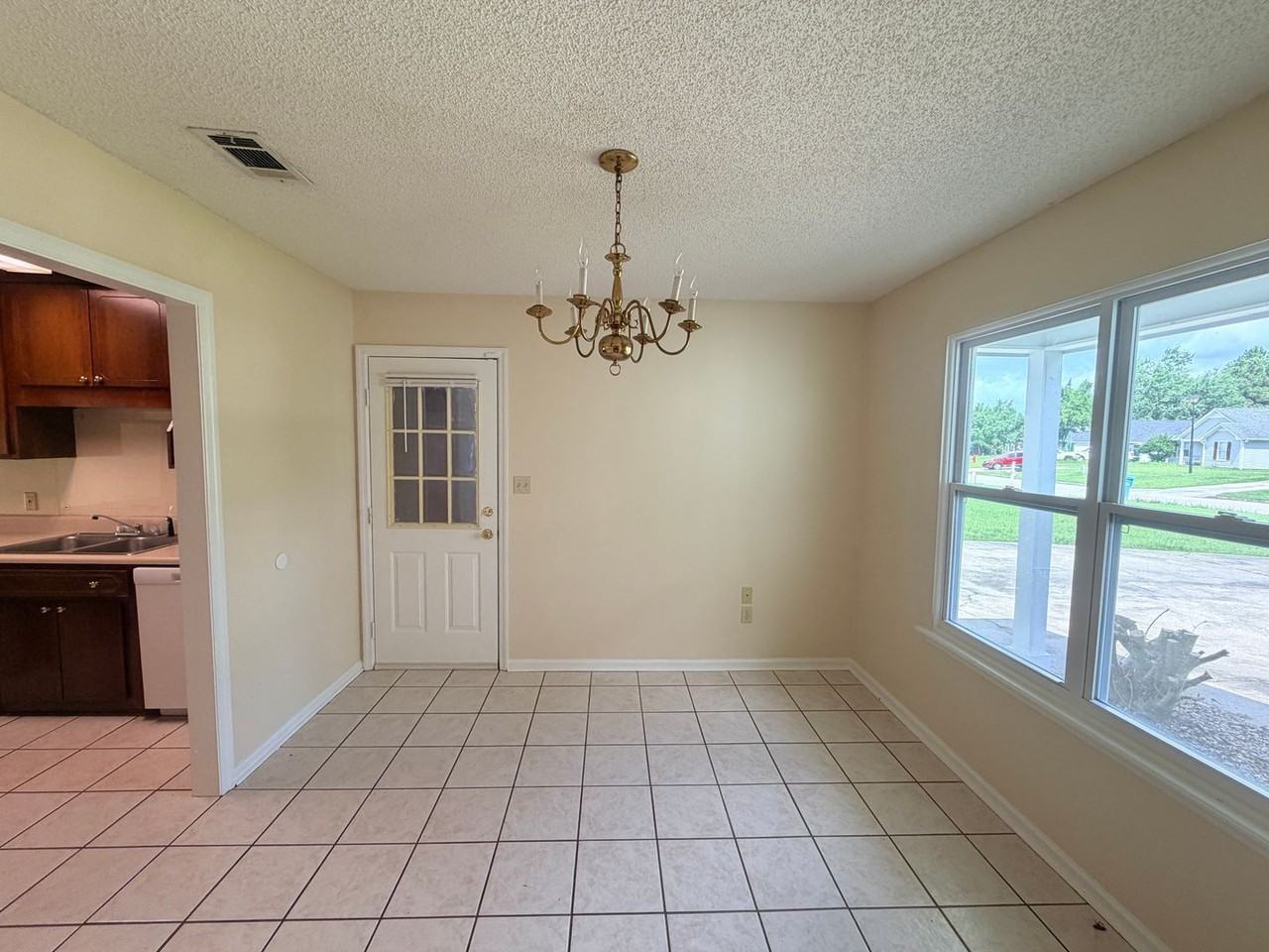 3905 Heatherwoods Dr - Photo 3 of 18