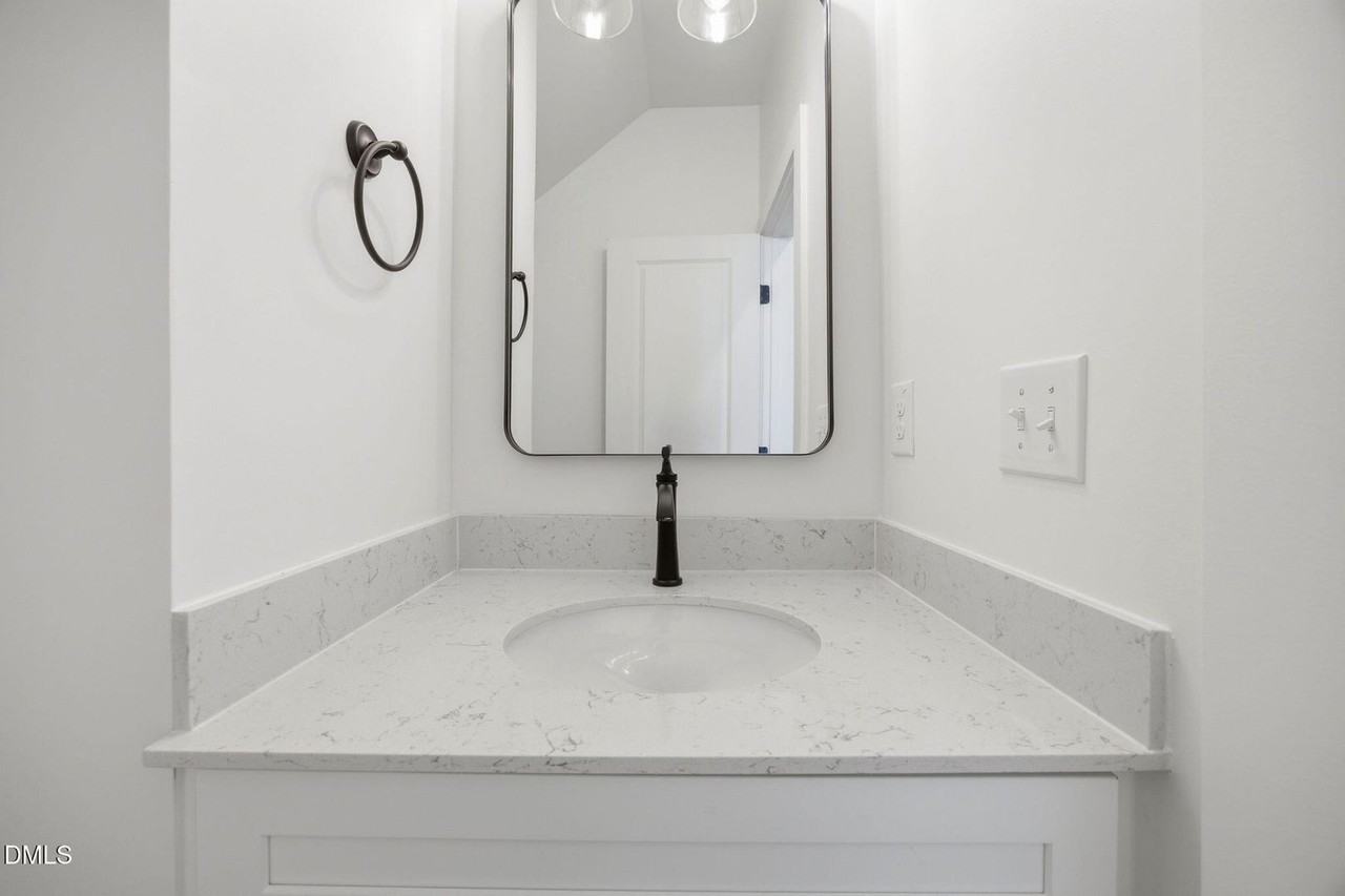 2811 Wilcox Place - Photo 7 of 50