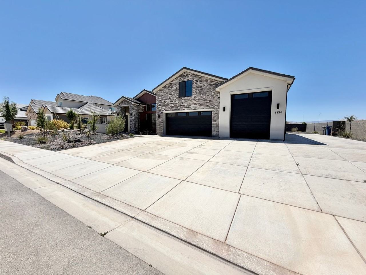 3134 E Blue Heron Dr - Photo 3 of 50