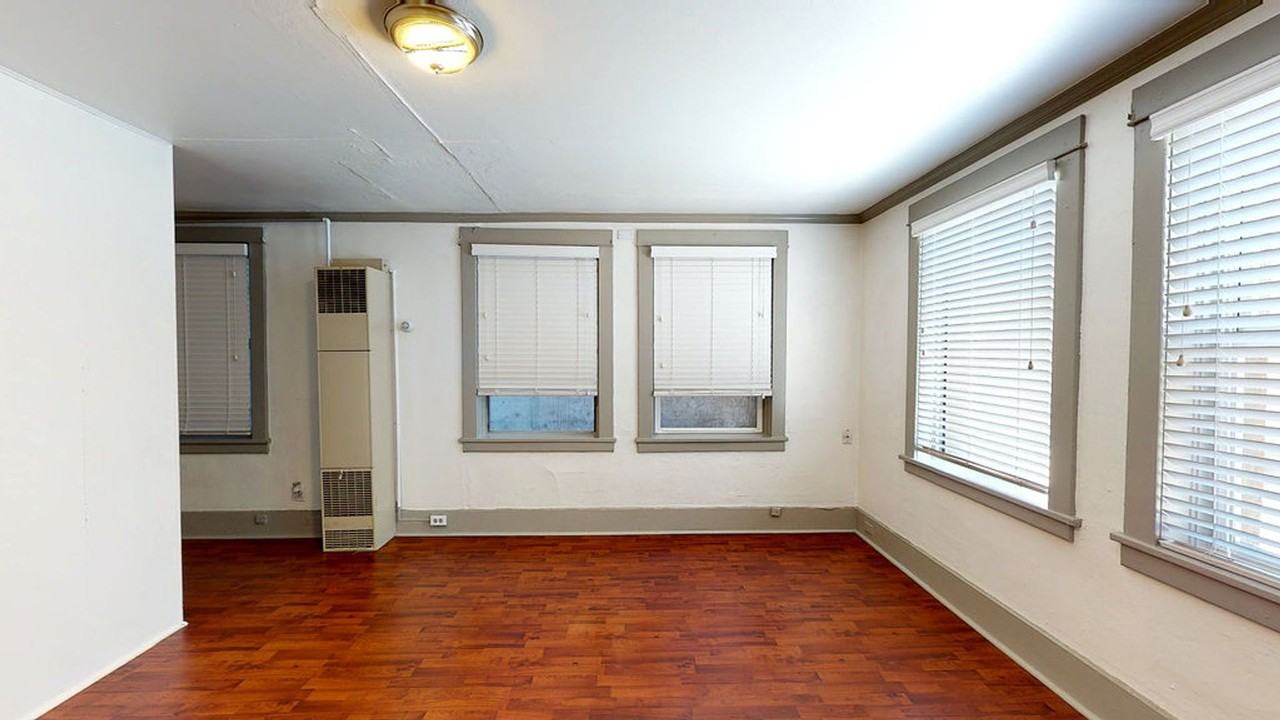 Uptowner Apartments - Photo 6 of 26