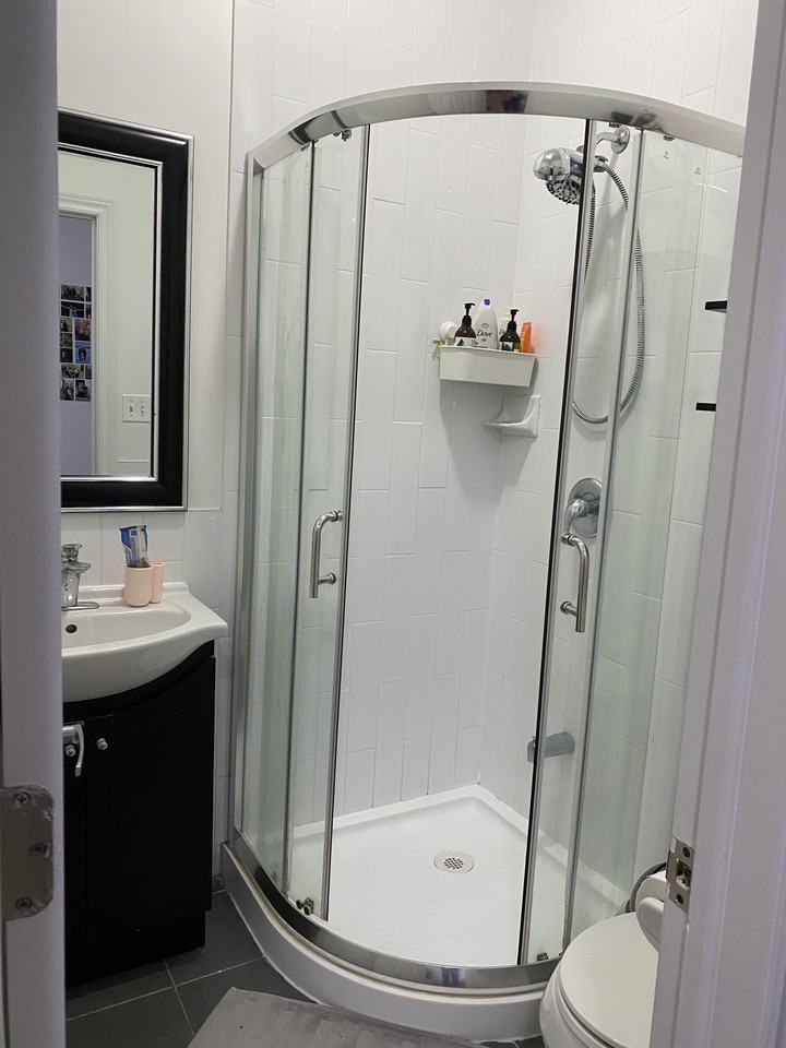 216 Beverley Street #B - Photo 3 of 10