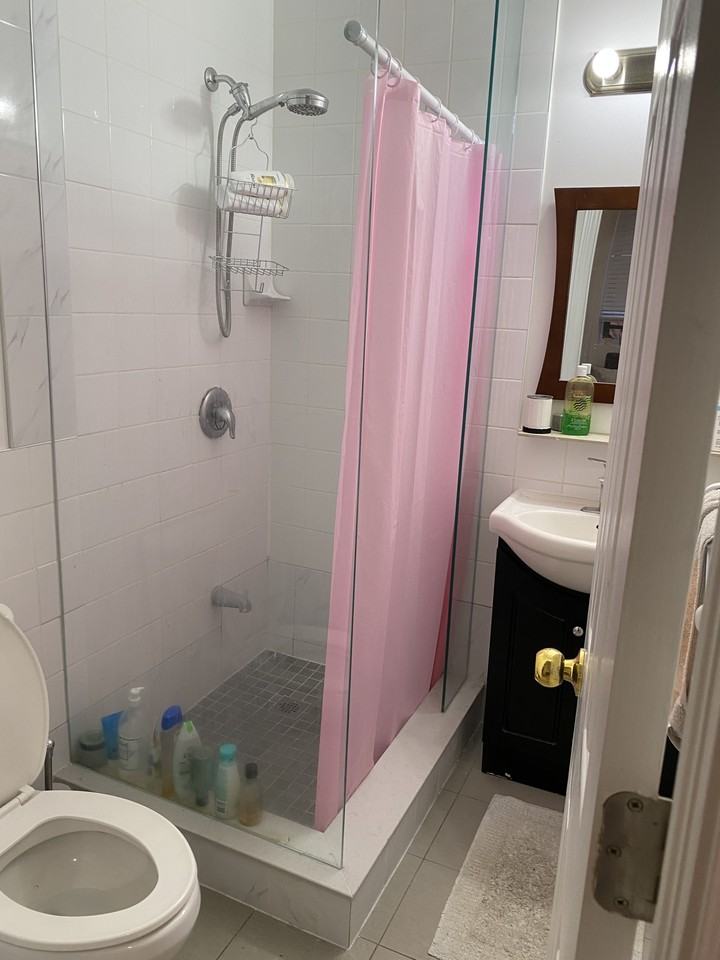 216 Beverley Street #B - Photo 6 of 10