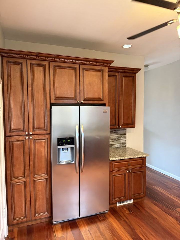 3812 Cabinet Way - Photo 4 of 22