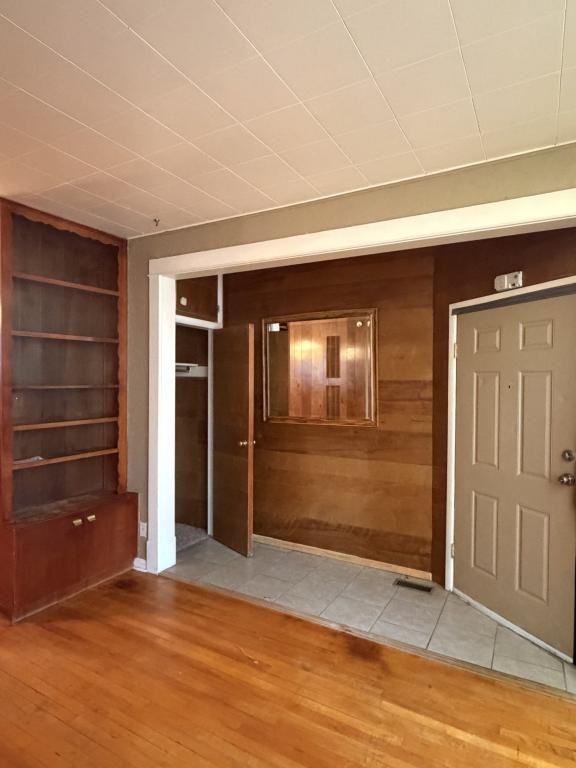 419 Macon Ave - Photo 2 of 10
