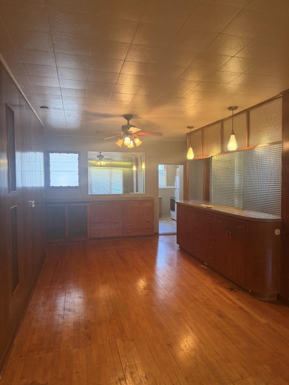 419 Macon Ave - Photo 3 of 10