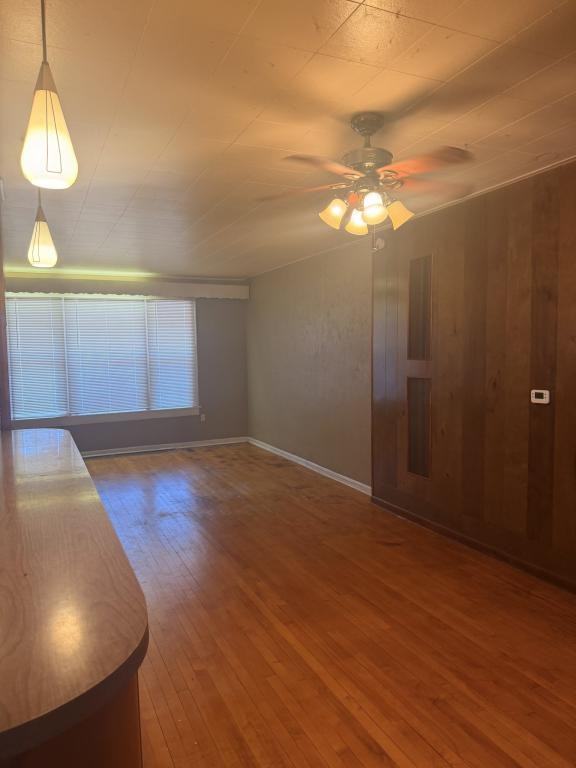 419 Macon Ave - Photo 4 of 10