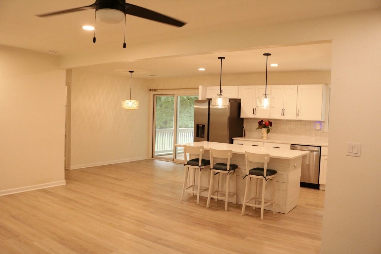 2045 Lake Ave - Photo 4 of 44