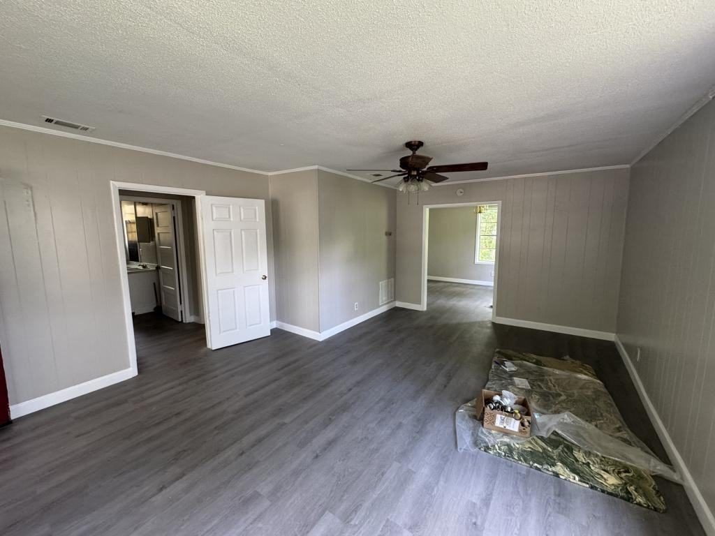 103 Floyd St - Photo 2 of 6