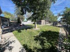 240 Idaho Ave - Photo 2 of 20