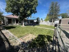 240 Idaho Ave - Photo 3 of 20