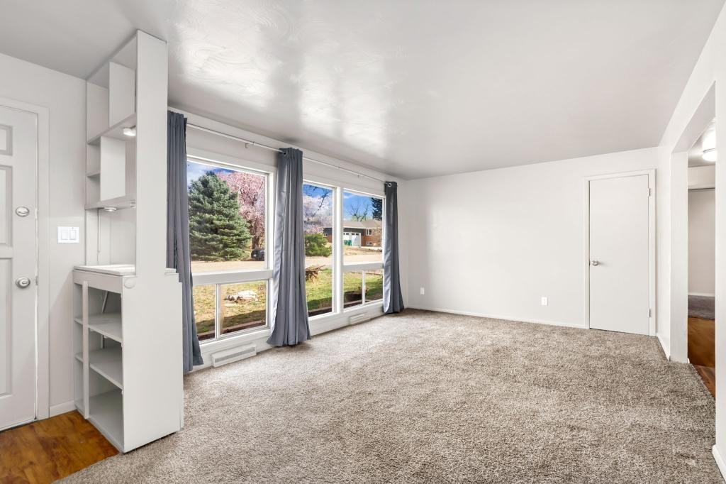1315 Pine St - Photo 3 of 16