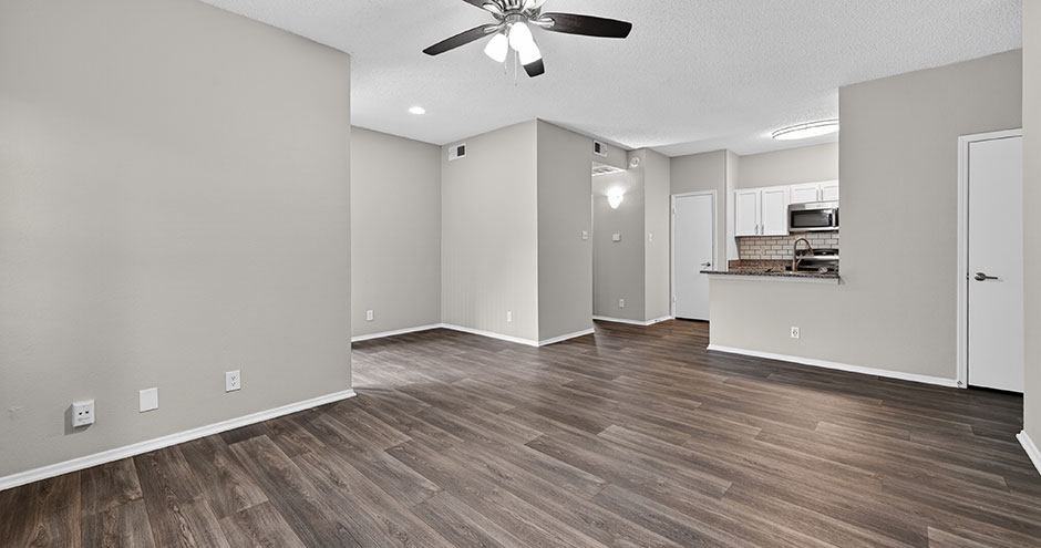 The Versailles Apartments - Photo 3 of 50