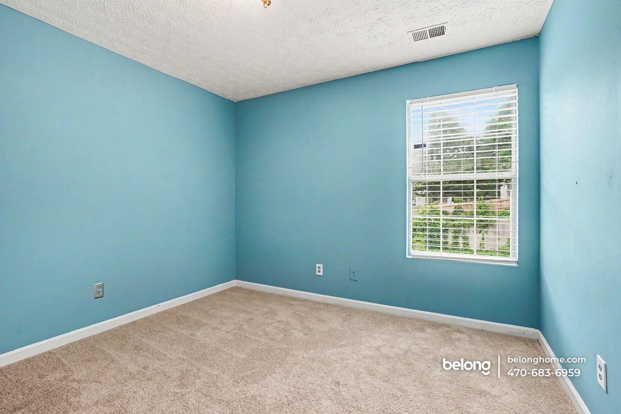 5599 Windfall Ln - Photo 5 of 20