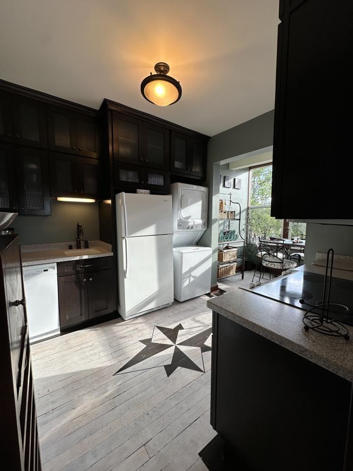 2403 2nd Ave N #7 - Photo 4 of 8