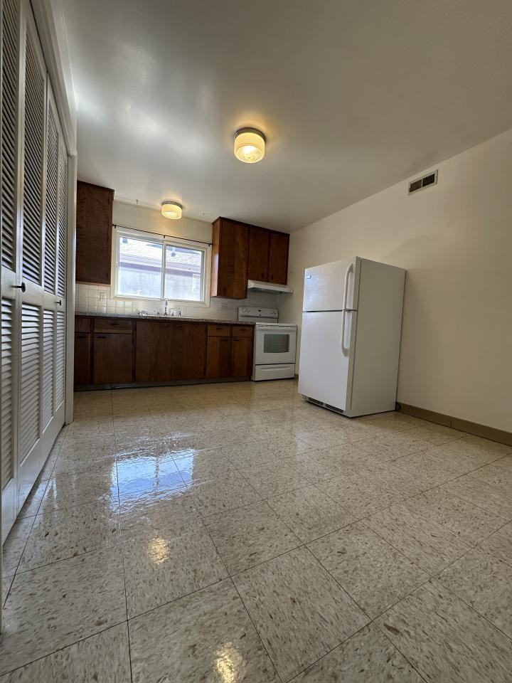 2139 Alderson Ave #1 - Photo 3 of 6